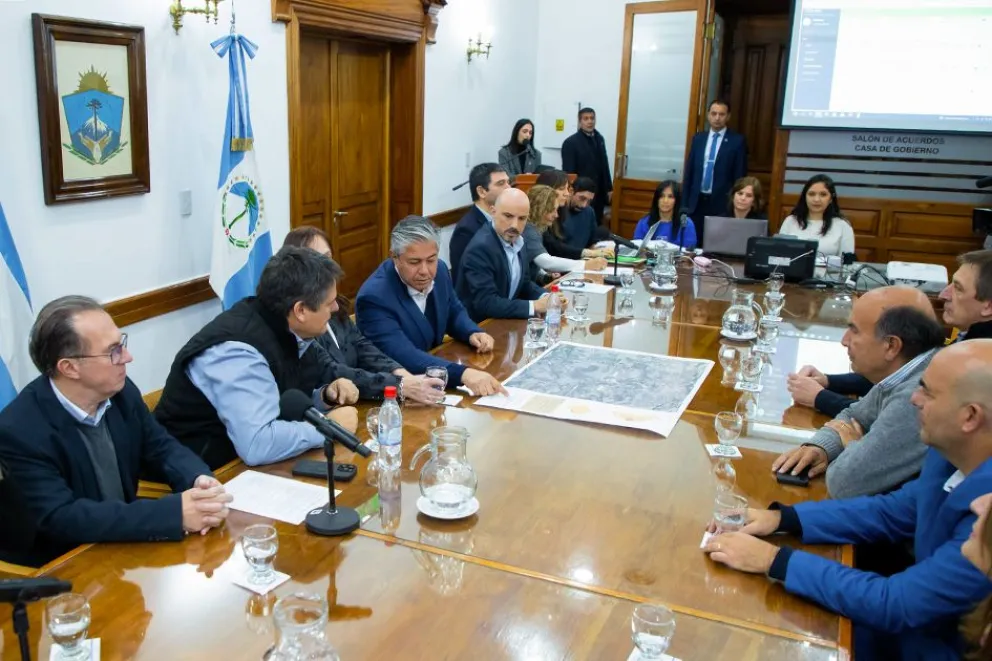 Neuquén avanza con el saneamiento hídrico de la Región Confluencia.