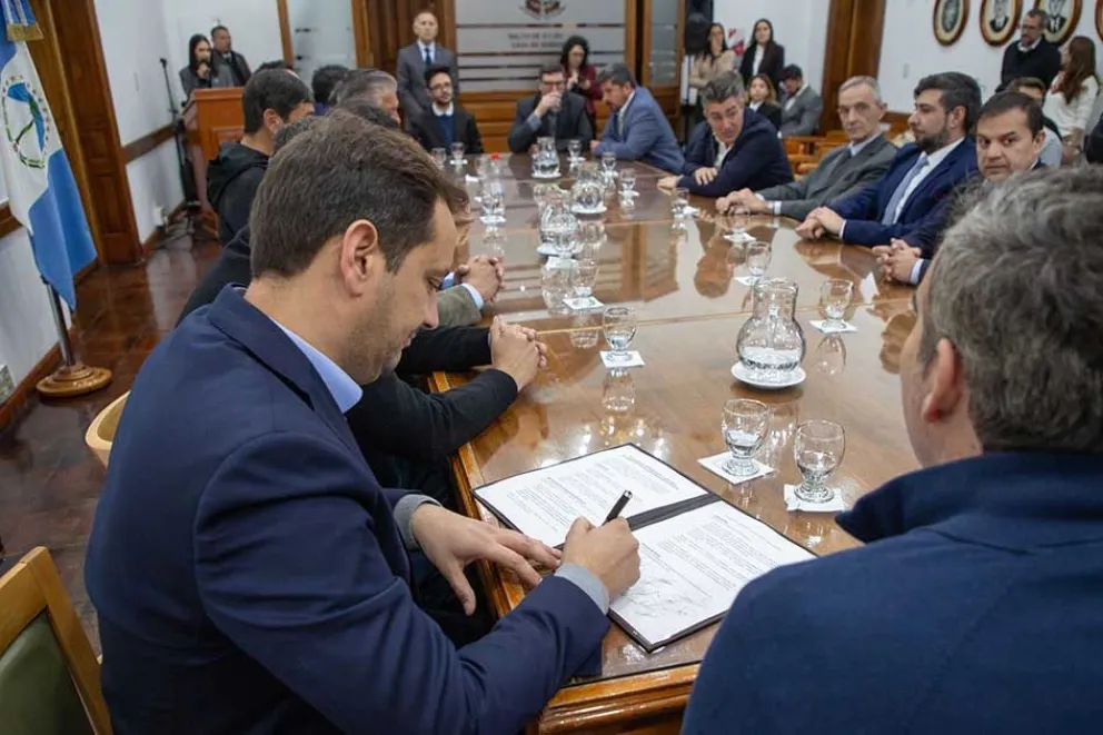 El gobierno anunció beneficios fiscales para empresas hidrocarburíferas del sector convencional.