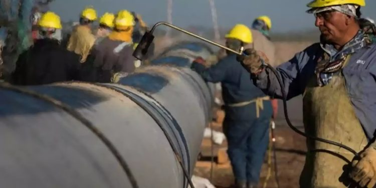 Vaca Muerta demandará hasta 43 mil nuevos trabajadores para 2030 ante la falta de perfiles calificados.