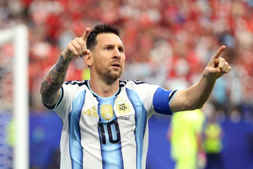 Argentina consolida su marcha en el mundial y Neuquén celebra entre el fútbol y el petróleo.