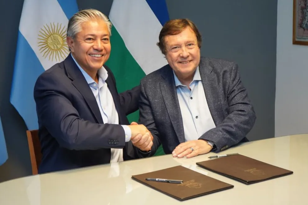 Figueroa y Weretilneck fortalecen la gestión pública y el análisis de incendios forestales.