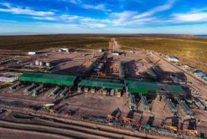 Vaca Muerta lidera el boom energético con producción récord y proyecta su expansión al mercado global.