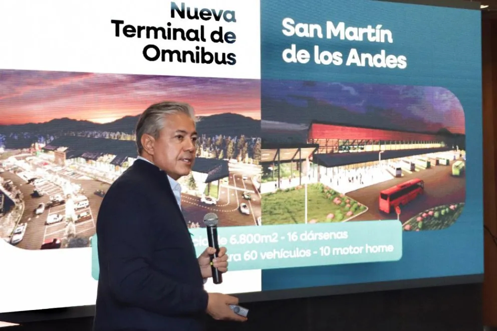 Figueroa destacó las obras en el sur y aseguró que la región está tomando “otro vuelo”.