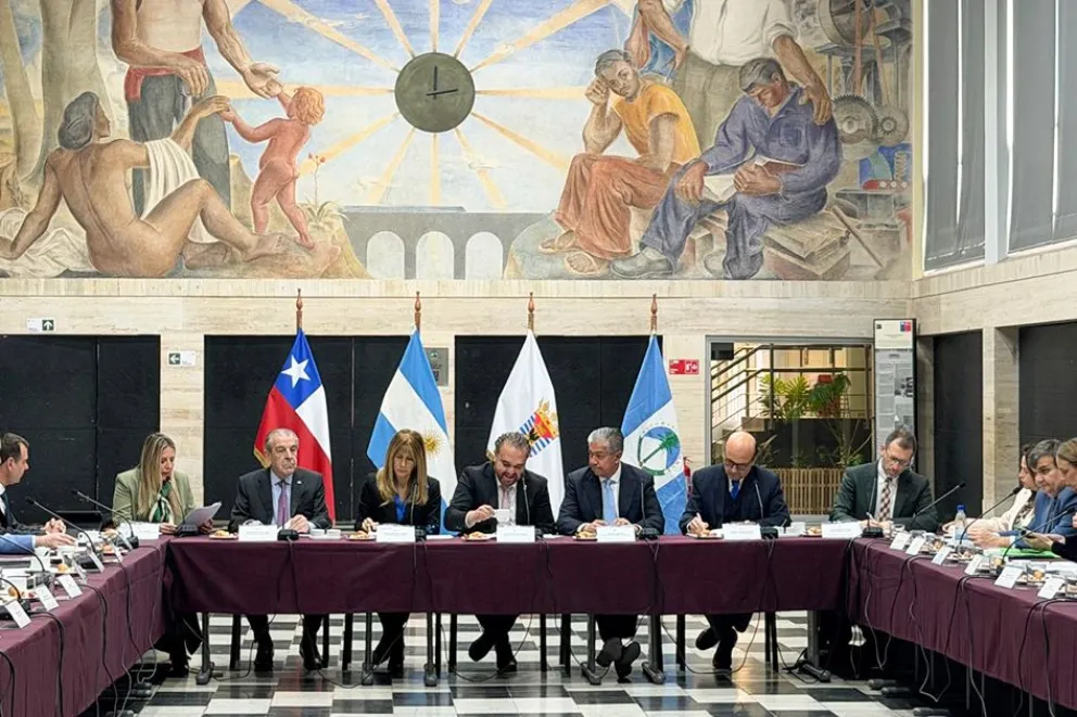 Neuquén y Biobío profundizan su integración comercial, energética y logística.