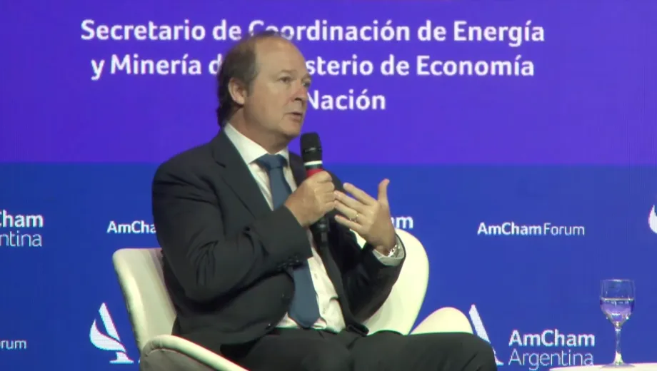 Un relevamiento encomendado al IAPG confirma que Vaca Muerta duplica sus recursos de petróleo y cuenta con 30 mil millones de barriles recuperables.