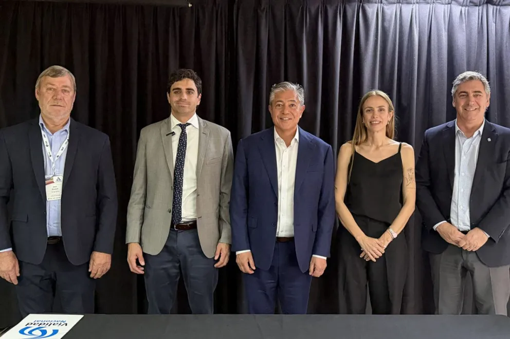 Neuquén y Nación firmaron la transferencia de rutas a la Provincia.