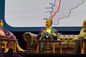 Figueroa expuso sobre los mil kilómetros de rutas del plan vial neuquino.