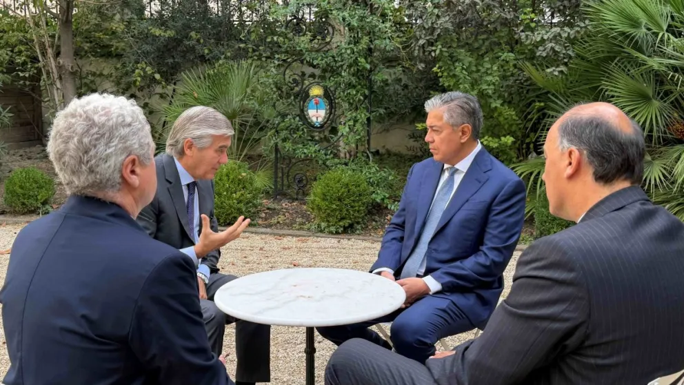 Figueroa y Naturgy iniciaron el diálogo para “llenar los ductos” hacia Chile.