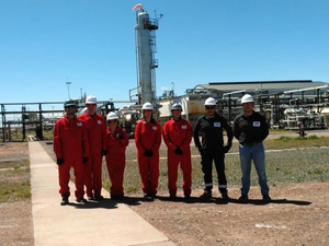 Legisladores de La Pampa visitaron el yacimiento Aguada Pichana Este.
