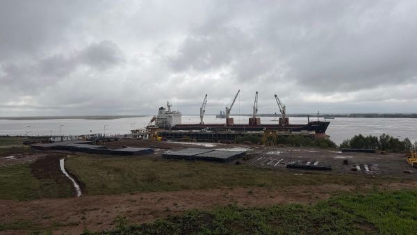 Reactivan un puerto tras 70 años inactivo para proveer de arena a Vaca Muerta.